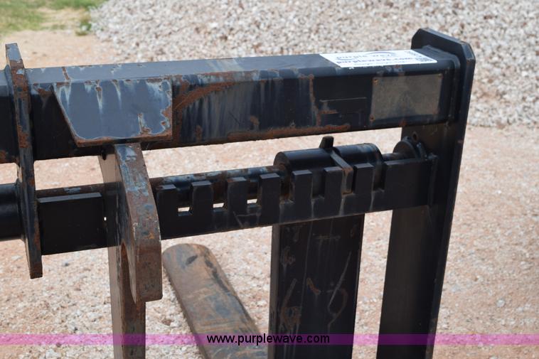 image for item L5982 Caterpillar wheel loader fork attachment