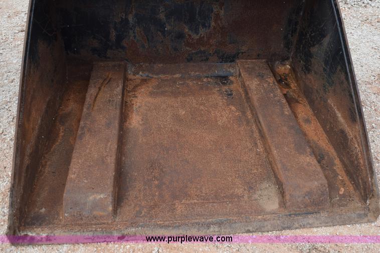 image for item L5984 Star Industries telehandler bucket