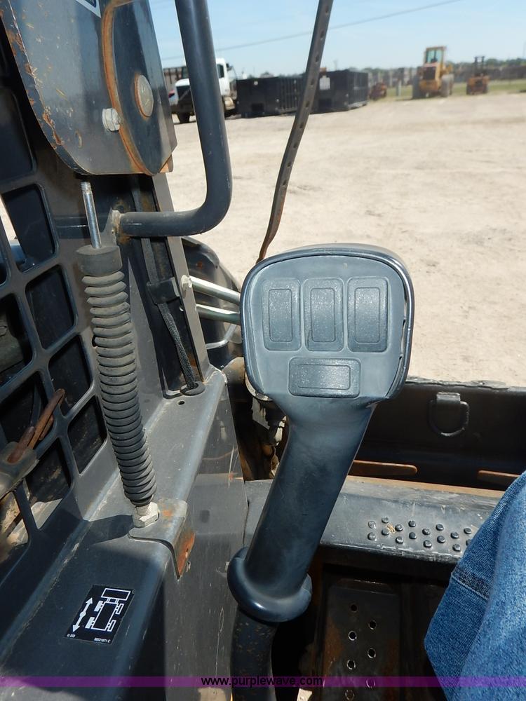 image for item L6288 2002 New Holland LS170 skid steer