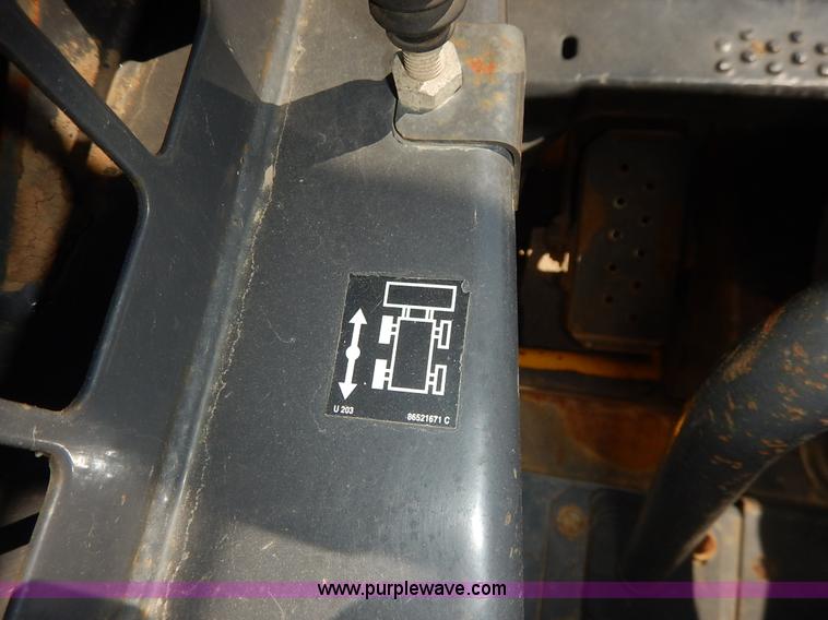 image for item L6288 2002 New Holland LS170 skid steer