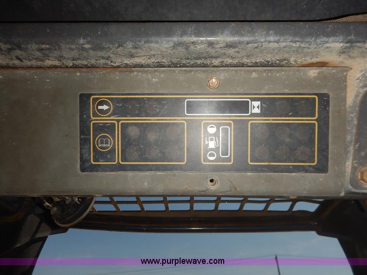 image for item L6288 2002 New Holland LS170 skid steer