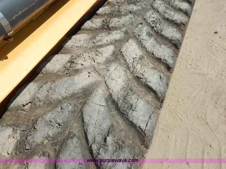 image for item L6288 2002 New Holland LS170 skid steer