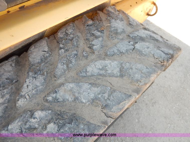 image for item L6288 2002 New Holland LS170 skid steer