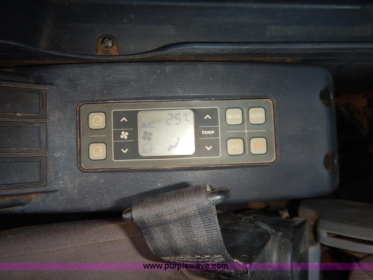 image for item L6298 2012 Hyundai Robex 140LC-9 excavator