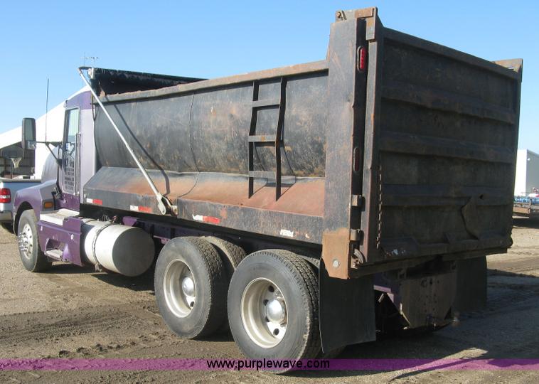 image for item L6311 1995 Kenworth T600 dump truck