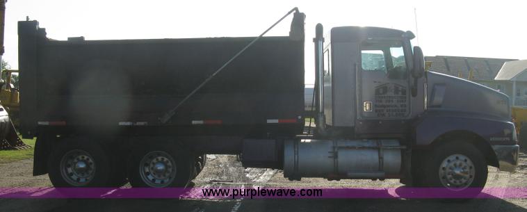 image for item L6311 1995 Kenworth T600 dump truck
