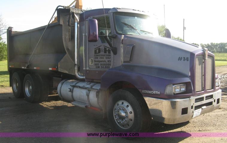 image for item L6311 1995 Kenworth T600 dump truck