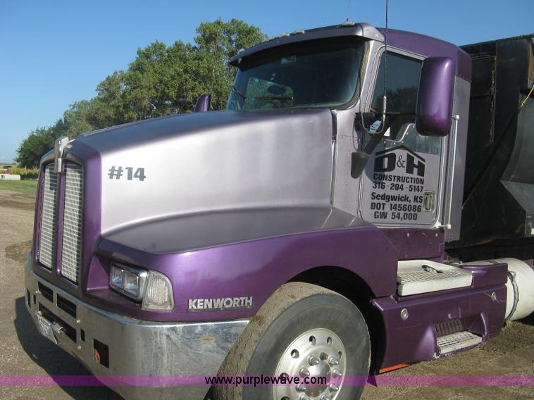 image for item L6311 1995 Kenworth T600 dump truck