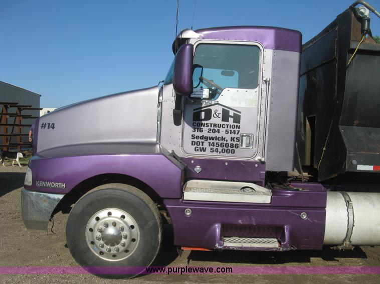 image for item L6311 1995 Kenworth T600 dump truck