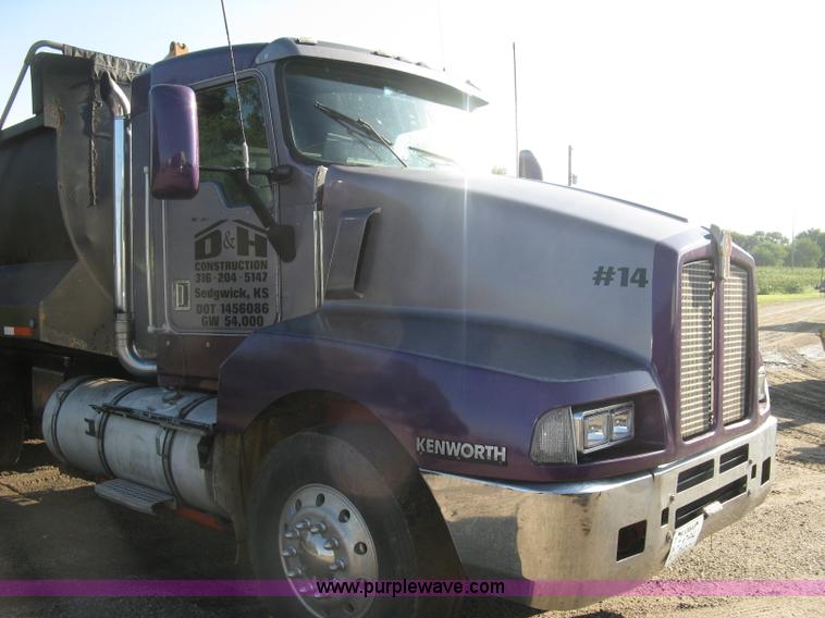 image for item L6311 1995 Kenworth T600 dump truck