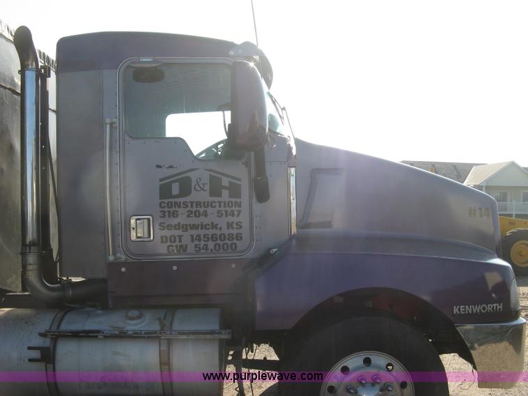 image for item L6311 1995 Kenworth T600 dump truck