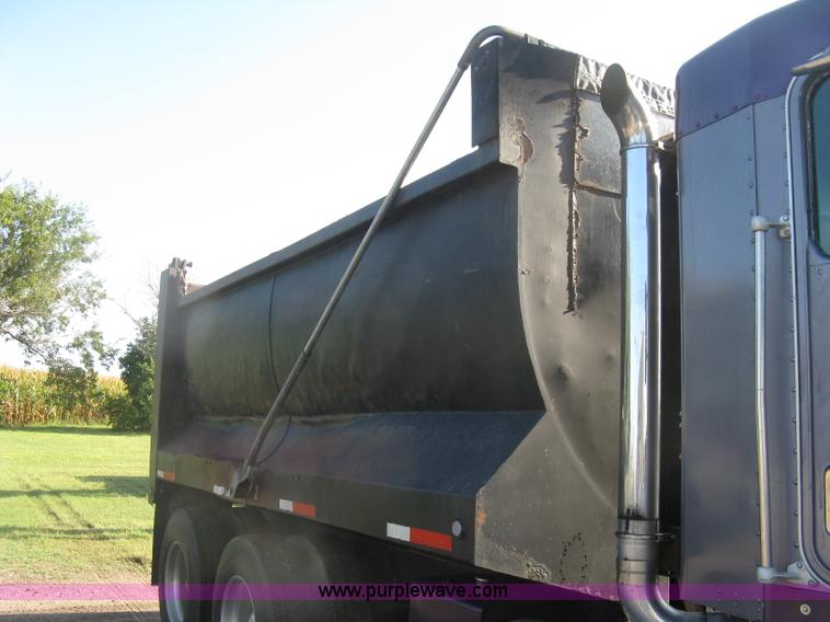 image for item L6311 1995 Kenworth T600 dump truck