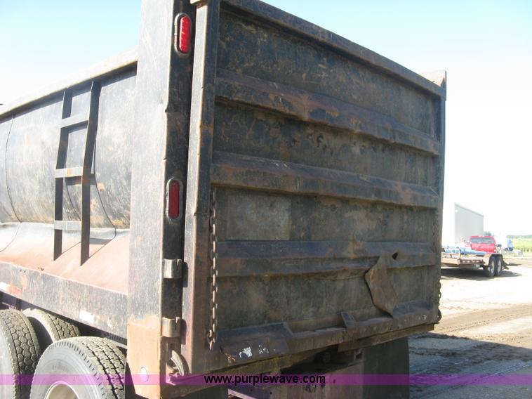 image for item L6311 1995 Kenworth T600 dump truck