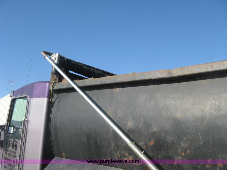 image for item L6311 1995 Kenworth T600 dump truck