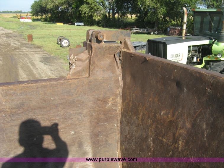 image for item L6311 1995 Kenworth T600 dump truck