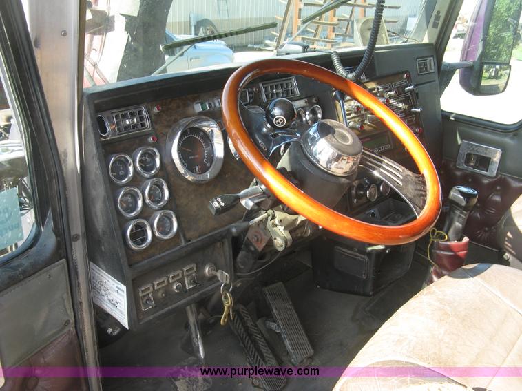 image for item L6311 1995 Kenworth T600 dump truck