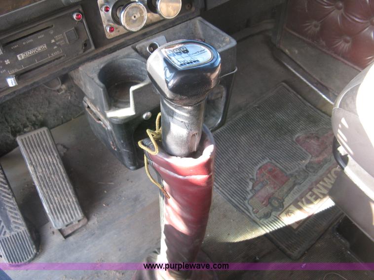 image for item L6311 1995 Kenworth T600 dump truck