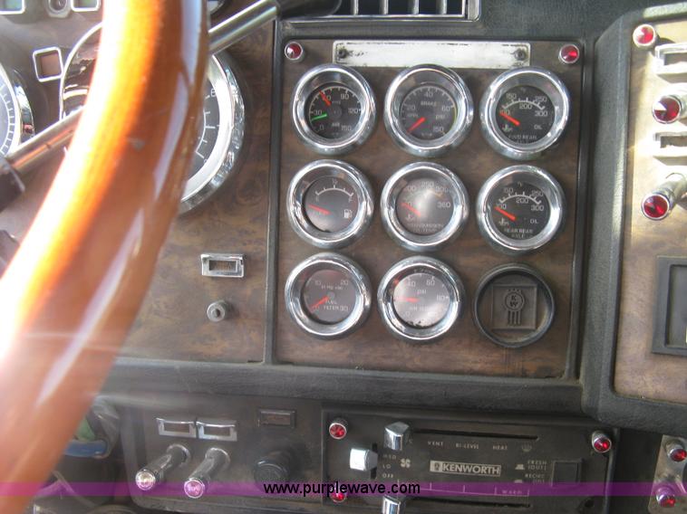 image for item L6311 1995 Kenworth T600 dump truck