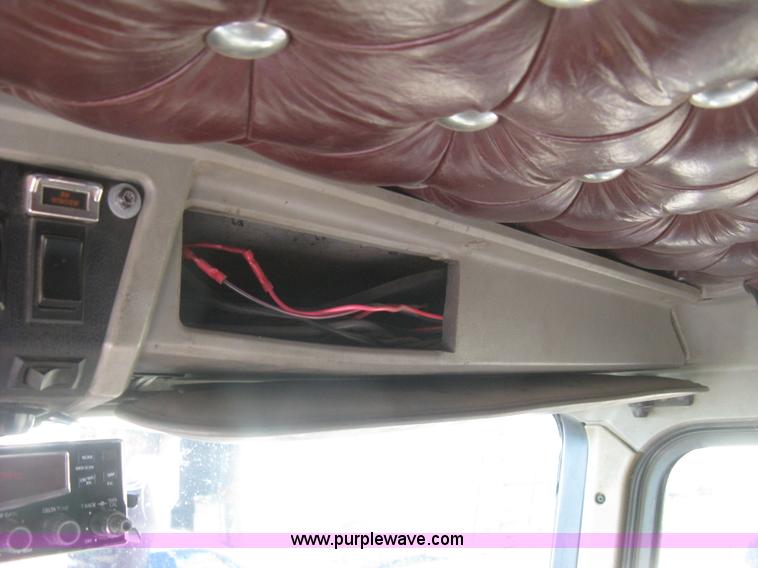 image for item L6311 1995 Kenworth T600 dump truck