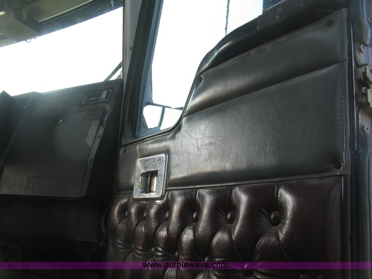 image for item L6311 1995 Kenworth T600 dump truck