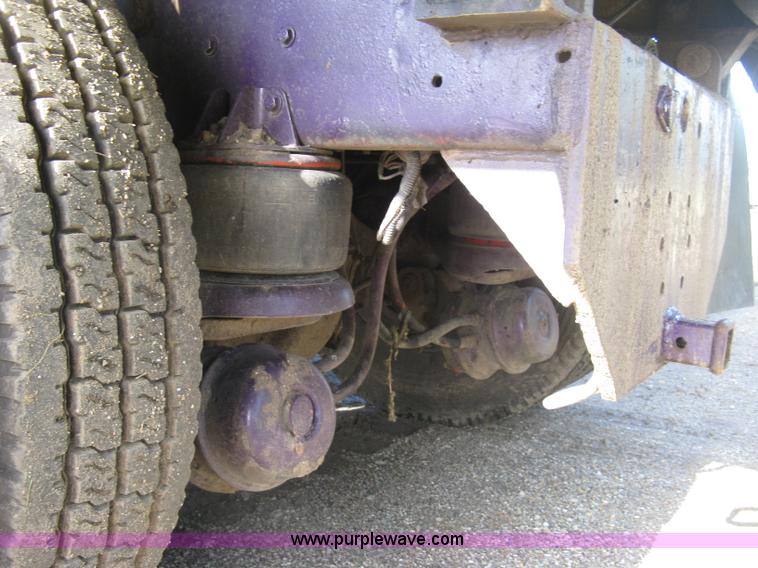 image for item L6311 1995 Kenworth T600 dump truck