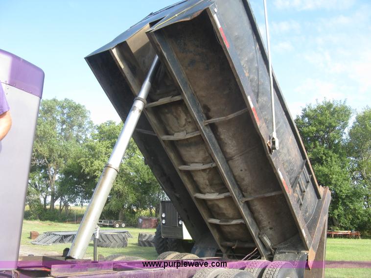 image for item L6311 1995 Kenworth T600 dump truck