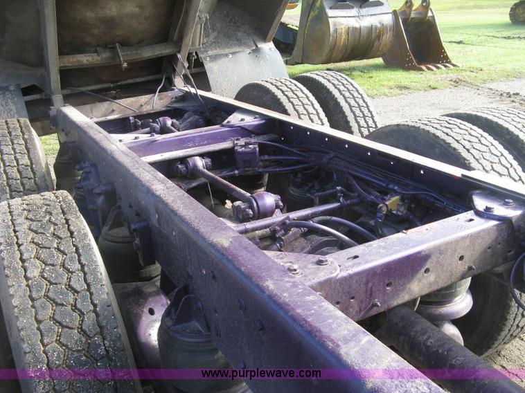 image for item L6311 1995 Kenworth T600 dump truck