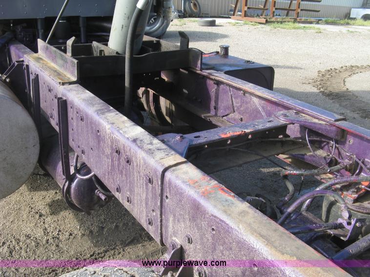 image for item L6311 1995 Kenworth T600 dump truck