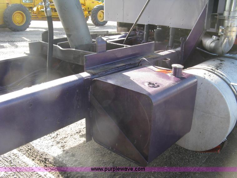 image for item L6311 1995 Kenworth T600 dump truck