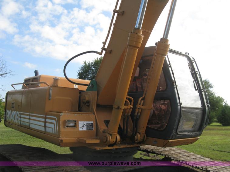 image for item L6312 2000 Case 9040B excavator