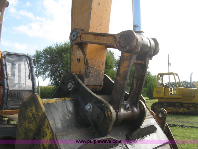 image for item L6312 2000 Case 9040B excavator