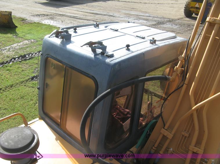 image for item L6312 2000 Case 9040B excavator