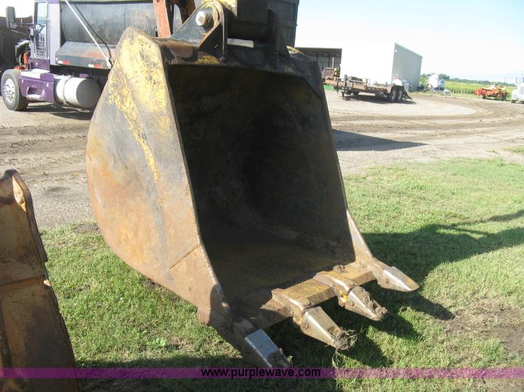 image for item L6312 2000 Case 9040B excavator