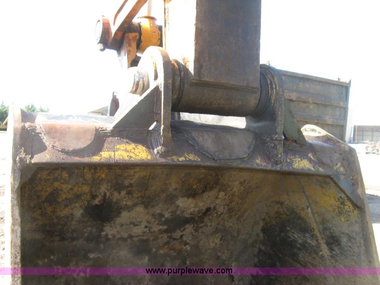 image for item L6312 2000 Case 9040B excavator