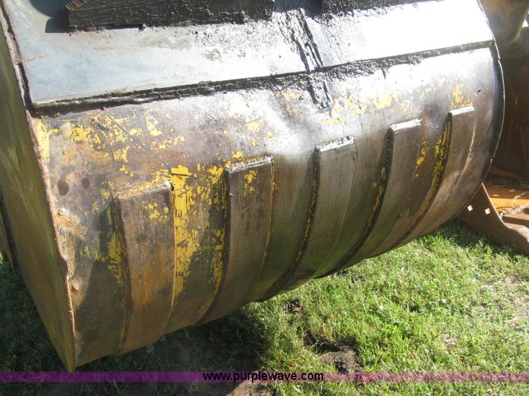 image for item L6312 2000 Case 9040B excavator