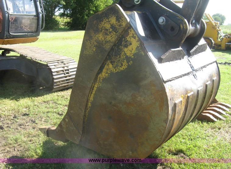 image for item L6312 2000 Case 9040B excavator