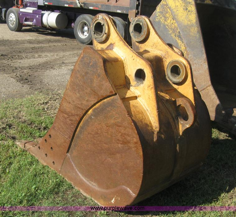 image for item L6312 2000 Case 9040B excavator