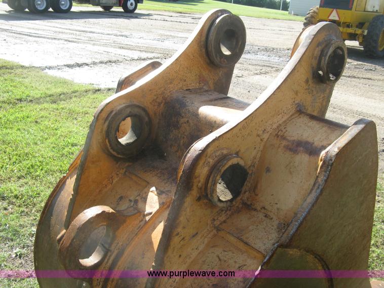 image for item L6312 2000 Case 9040B excavator