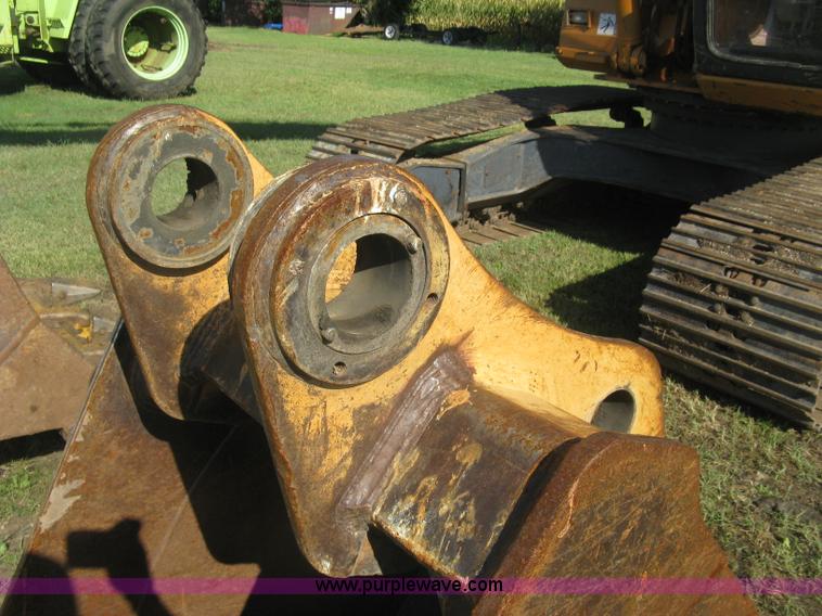 image for item L6312 2000 Case 9040B excavator