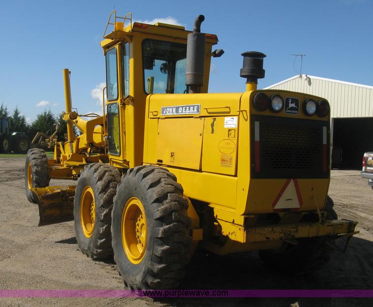 image for item L6313 1979 John Deere 770 motor grader