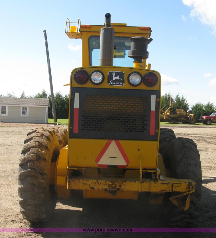 image for item L6313 1979 John Deere 770 motor grader
