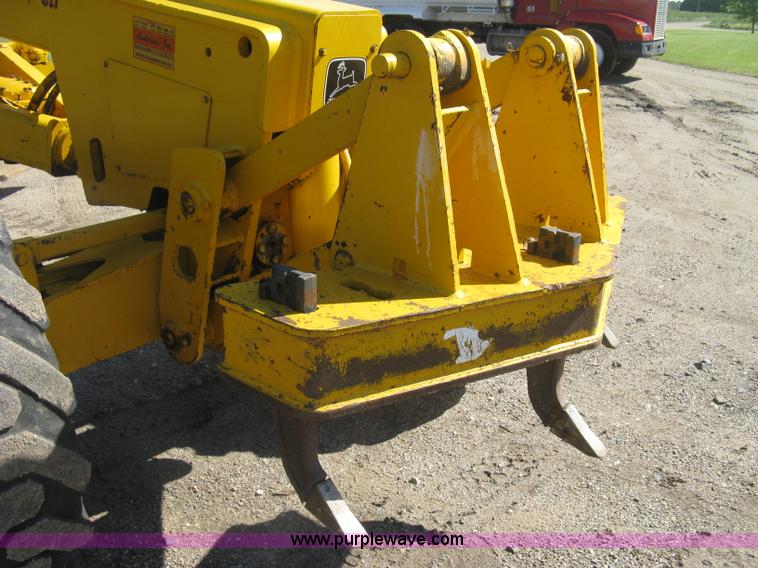 image for item L6313 1979 John Deere 770 motor grader