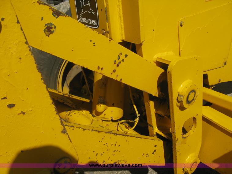 image for item L6313 1979 John Deere 770 motor grader