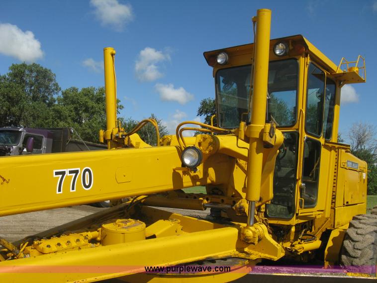 image for item L6313 1979 John Deere 770 motor grader
