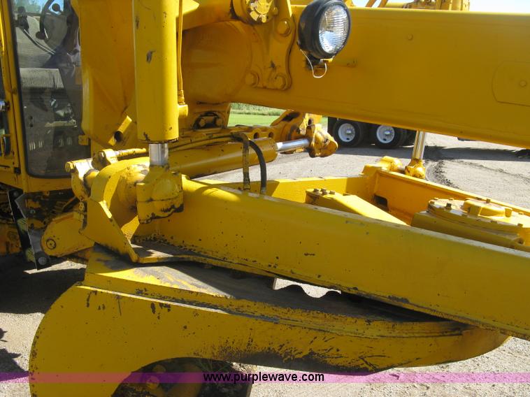 image for item L6313 1979 John Deere 770 motor grader