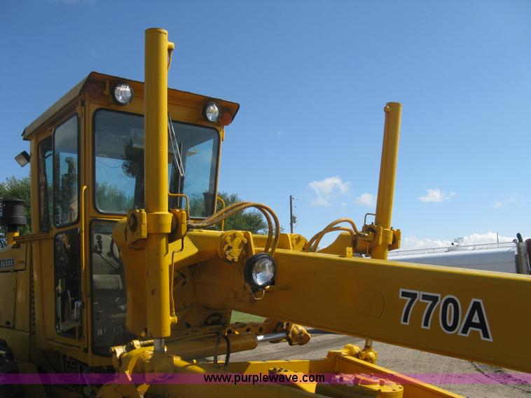 image for item L6313 1979 John Deere 770 motor grader