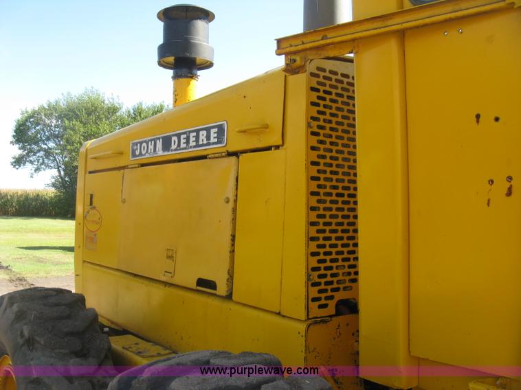 image for item L6313 1979 John Deere 770 motor grader