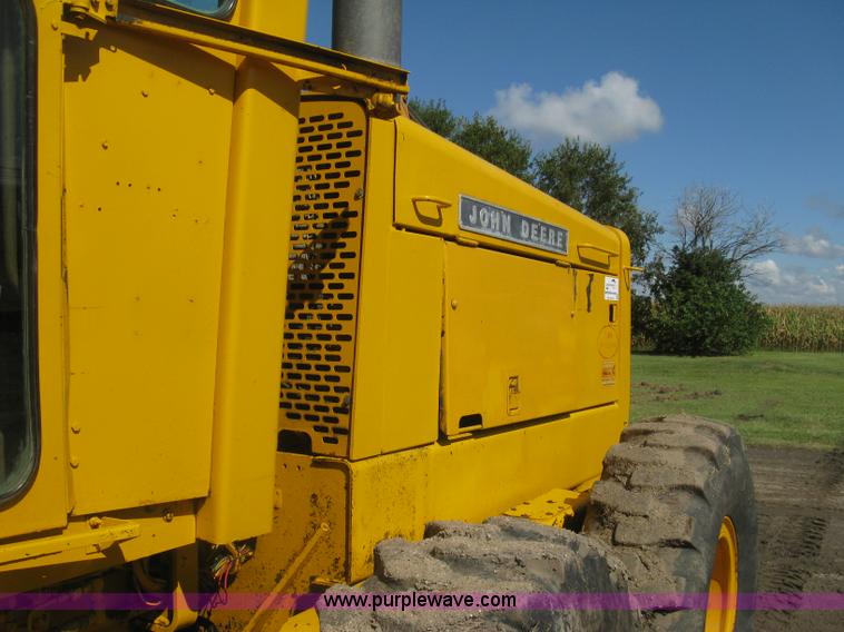 image for item L6313 1979 John Deere 770 motor grader