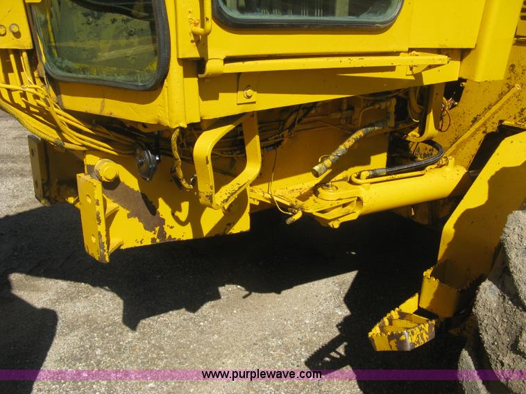 image for item L6313 1979 John Deere 770 motor grader