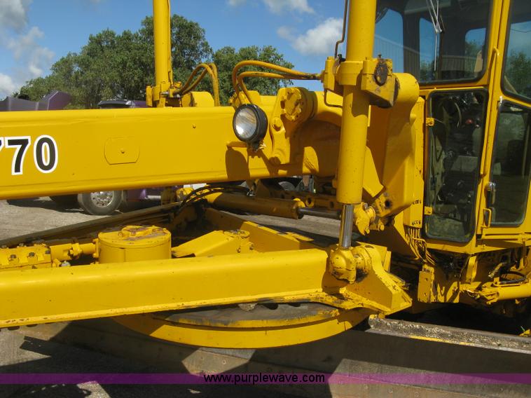 image for item L6313 1979 John Deere 770 motor grader